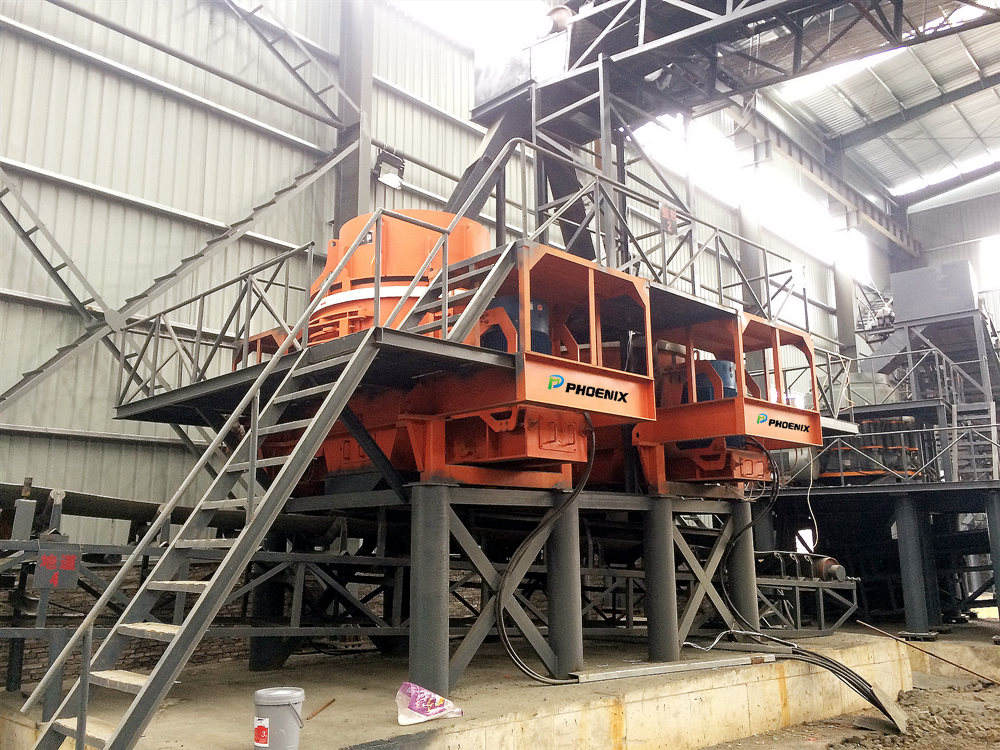 <b>每小时300吨花岗岩制砂生产线的破碎机型号如何选？</b>